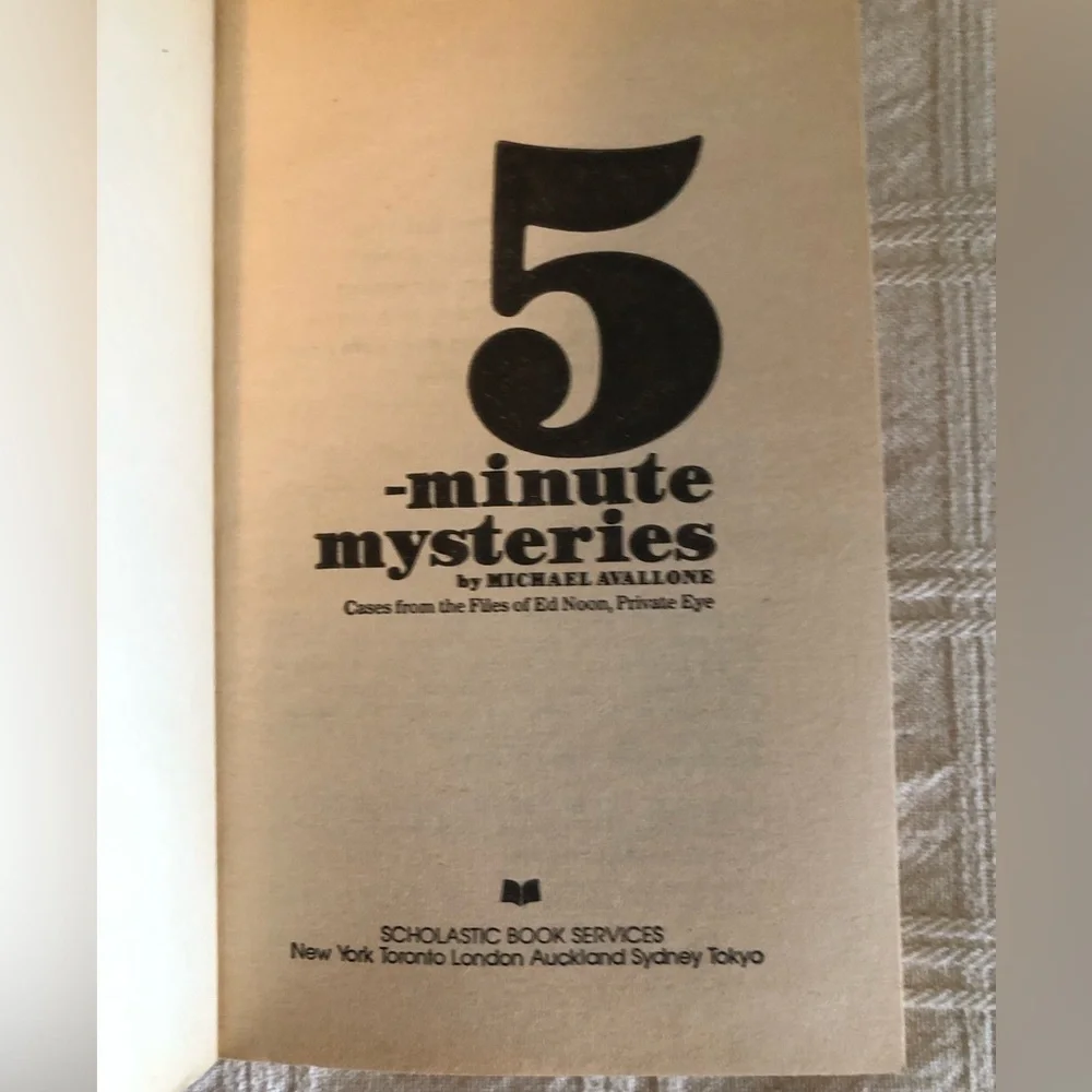 5-Minute Mysteries Book by Michael Avallone 1978